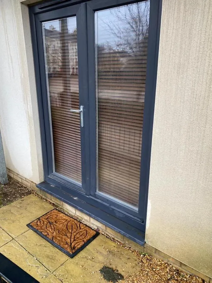 Exquisite Modern Homely 2 Bed Apartment With On-Street Parking, Super Fast Wifi & 5 Mins Drive To Science & Business Parks Cambridge Wielka Brytania