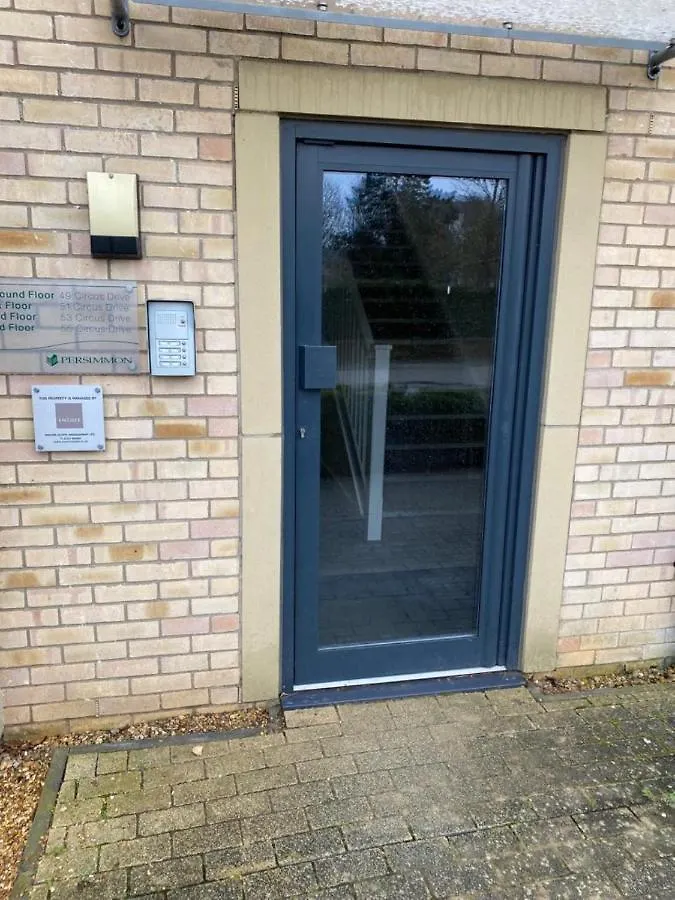 Exquisite Modern Homely 2 Bed Apartment With On-Street Parking, Super Fast Wifi & 5 Mins Drive To Science & Business Parks Cambridge